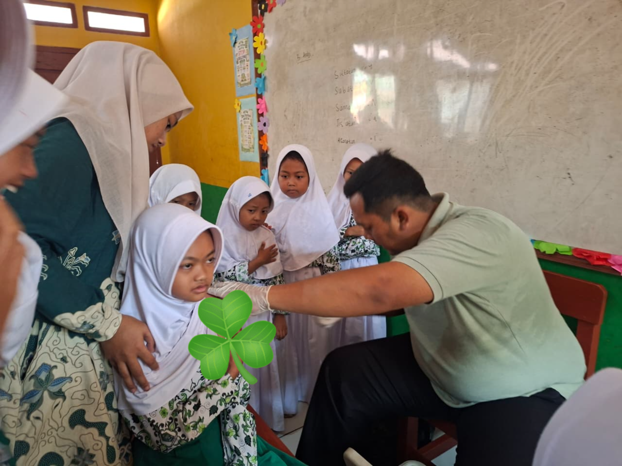 Jaga Kesehatan Siswa, MI Al-Amin Laksanakan BIAS Bersama Puskesmas Maniis